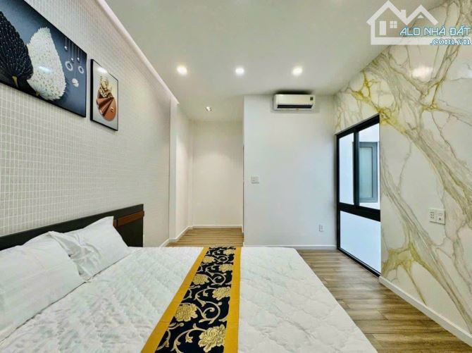 Nhà đẹp vuông vức. 80m² gần Vạn Hạnh mall xây 1 trệt 2. Hẻm oto 7m thoáng, giá 4 tỷ 350 - 6