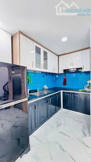 BÁN NHÀ NGAY BẾN XE YÊN NGHĨA_LÔ GÓC 40M2_OTO ĐỖ CỬA,NHÀ ĐẸP NGỠ NGÀNG CHỈ 5,5 TỈ - 6