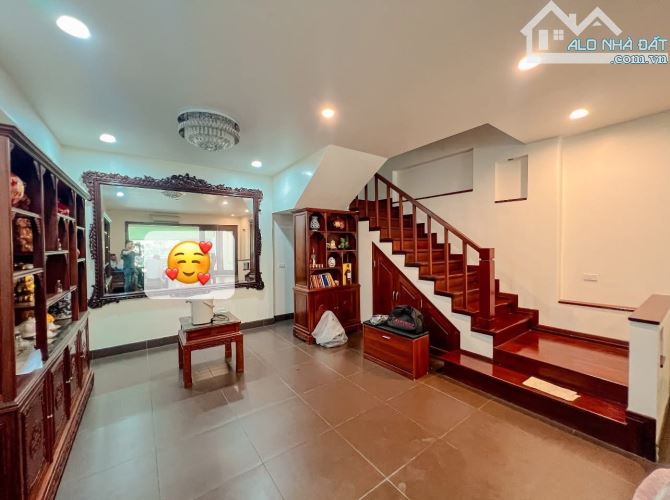 Bán Nhà Lạc Long Quân - Tây Hồ - Phân Lô 105 -Ô Tô -Thang Máy- View Hồ 83Mx6T Giá 33.9 Tỷ - 6