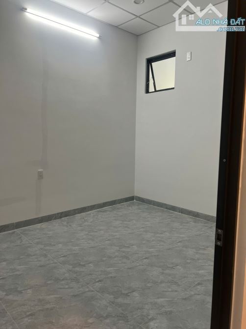 Nhà hẻm đông phước, phước long Diện tích gần 68m2 ngang 4m. Nhà 1 trệt 1 lầu.Có 3pn.2ty750 - 6