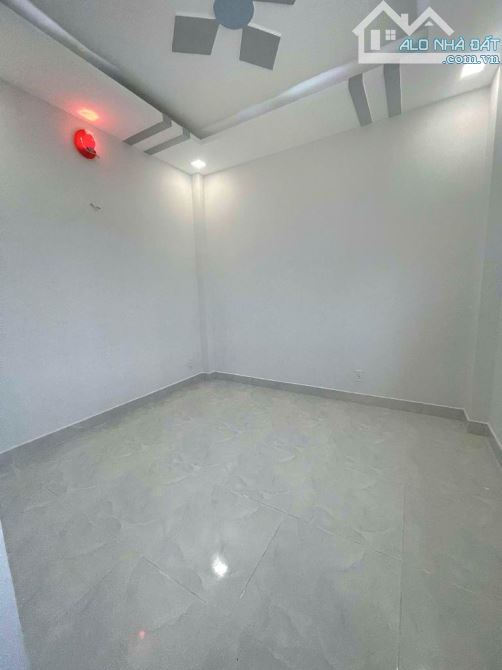 BÌNH TÂN HẺM 1 SẸC SÁT MẶT TIỀN - MÃ LÒ - HẺM OTO - 71M - 4 TẦNG - BTCT -  6.5TỶ. - 6