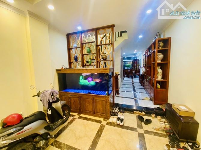Bán Nhanh Nhà 6 Tầng Hồng Tiến - Dt Rộng - Tặng Chủ Full NT Gỗ Hiếm Gần 2 Tỷ - 6