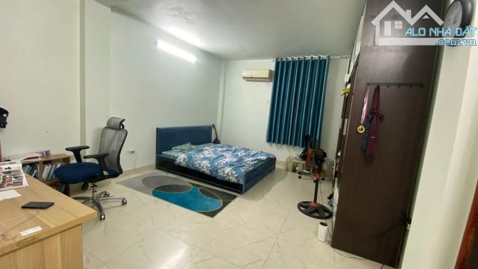 CẦN BÁN NHÀ MẶT PHỐ – TỔNG CỤC 5, TÂN TRIỀU  * Diện tích: 70m² * 5 tầng * Mặt tiền 4.6m  * - 7