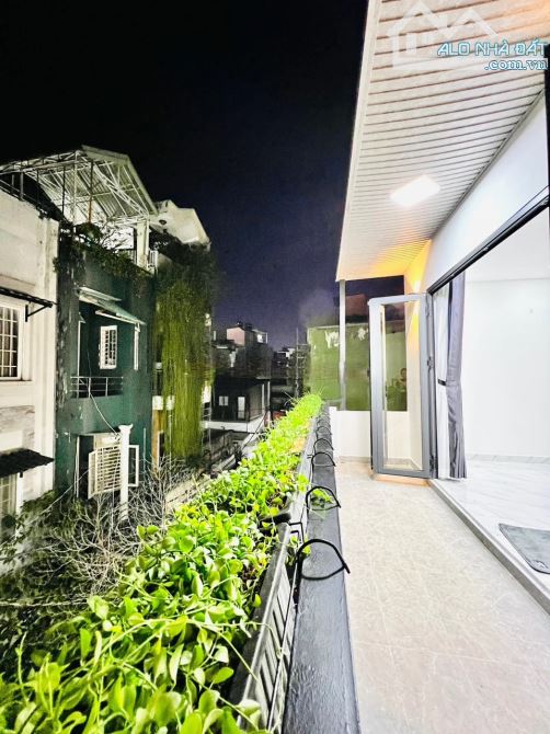 3,5 tỷ còn 3,3 tỷ. Bán nhà 64m2 gần chợ Trần Hữu Trang tiện buôn bán, xây 1 trệt 2 lầu.SHR - 7