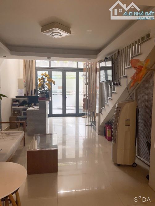 TÒA CĂN HỘ NGAY CẦU RỒNG ĐƯỜNG CAO BÁ QUÁT, SƠN TRÀ - 13,5 TỶ- DÒNG TIỀN 70 TRIỆU/ THÁNG - 7