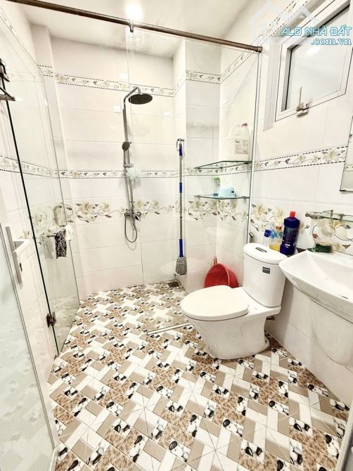 💎GIÁP QUẬN 1 - ĐIỆN BIÊN PHỦ  - 5 TẦNG BTCT - CHO THUÊ 18TR/THÁNG - SỔ NỞ HẬU ĐẸP - CHỈ 5 - 7