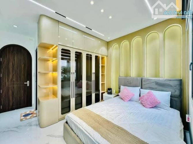 CẦN BÁN NHÀ NGUYỄN THỊ THẬP,QUẬN 7-GIÁ:3.18TỶ/73.6M2 (4.3x16m) SỔ SẴN,GẦN LOTTEMART - 7