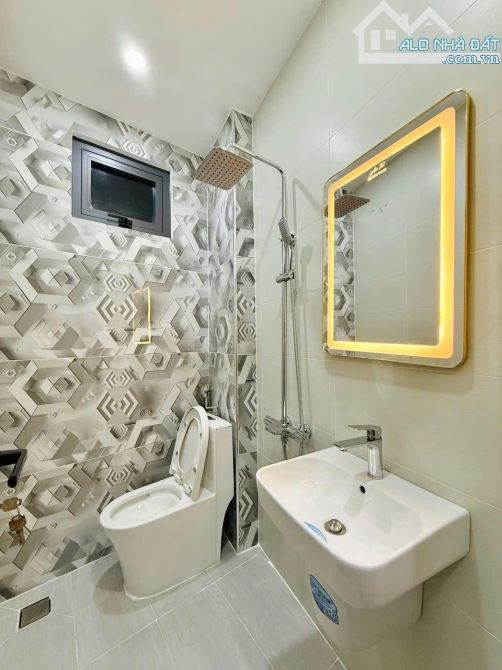 Bán gấp nhà ngay Luỹ Bán Bích, Tân Phú. Giá: 2 Tỷ 660 / 48.5m2. Sổ hồng riêng, hẻm 1/ 5m - 7
