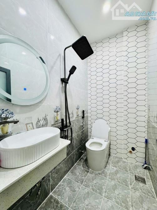 TC dưới 3 Tỷ mua ngay căn nhà Lò Siêu, Quận 11. DT: 52m2. Hẻm xe hơi, đầy đủ tiện ích - 7