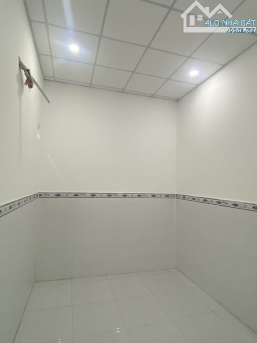 Nhà Cấp 4 Mặt Tiền đường PHẠM VĂN SÁNG, xã XTT, H. Hóc Môn. DT 100m2 (4mx25m). 7,6TỶ - 7