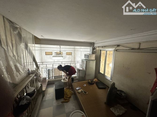 BÁN NHÀ 4 TẦNG CŨ BA ĐÌNH 30M2 MT3,4M NGÕ THÔNG LÔ GÓC 3 THOÁNG GIÁ 5 TỲ - 7