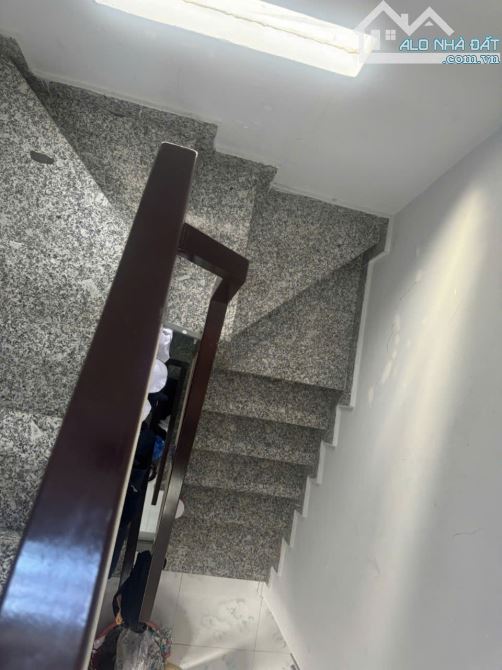 Bán nhà.Lô góc 2 mặt hẻm, xe tải ra vào dễ dàng.Giá chỉ nhỉnh 7 tỏi.KD sầm uất.Dạ Nam.Q8 - 8