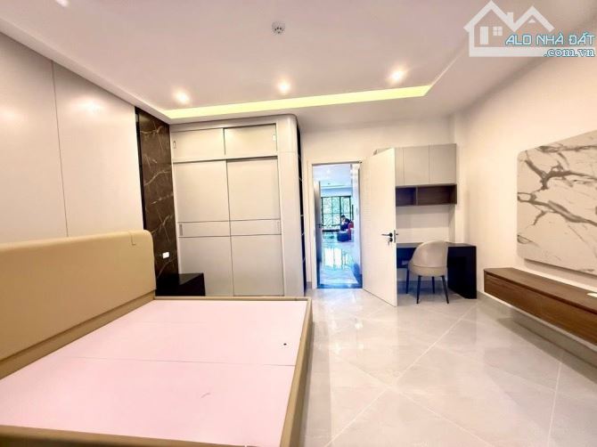 Đam mê dòng tiền 70-80tr/th - Phố Cổ Linh 7 tầng thang máy full nội thất, Gara 2 Oto - 8