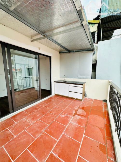 La Thành - Có sân để xe riêng - Ngõ nông - Gần phố - Nhà đẹp ở ngay - Tiện ích đỉnh cao - 8