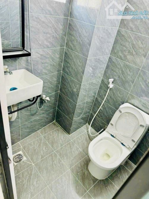 CĂN HỘ DỊCH VỤ 6 TẦNG 10,5M X 16M - 35 P - 90 TRIỆU THÁNG - GPKD - PCCC - CHỈ 18.5 TỶ - 8