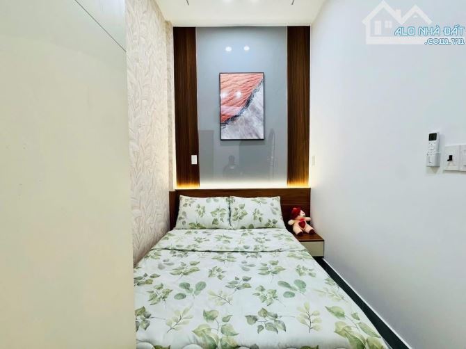 TC dưới 3 Tỷ mua ngay căn nhà Lò Siêu, Quận 11. DT: 52m2. Hẻm xe hơi, đầy đủ tiện ích - 8