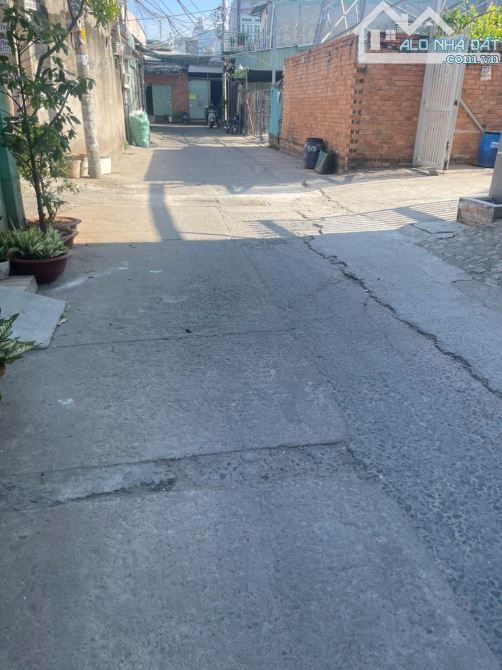Nhà 3 tầng đường TÂN THỚI HIỆP 29, phường TÂN THỚI HIỆP Q12, dt 65m2 (5mmx13m). 4,5Tỷ - 8