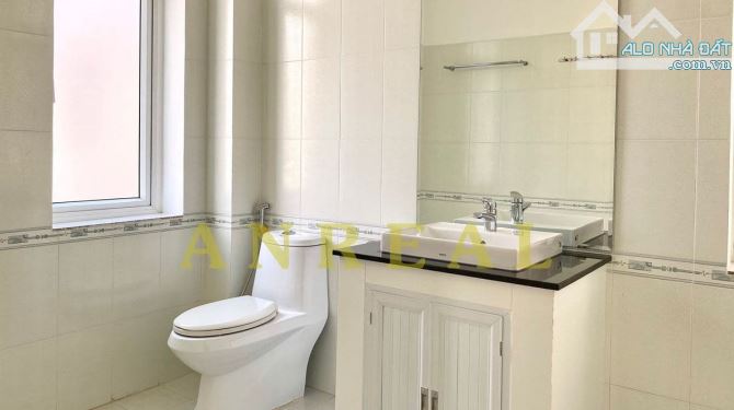 Biệt Thự Căn Góc Nguyễn Văn Hưởng 350m2 Có Hồ Bơi Sân Vườn - 8