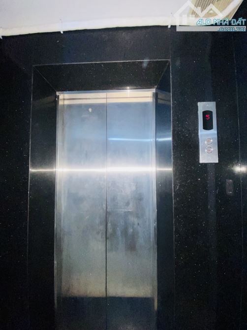 TOÀ NHÀ 7 TẦNG CÓ HẦM + THANG MÁY & 16 PHÒNG CHO THUÊ 65TR/THÁNG - GIÁ 18T - 8