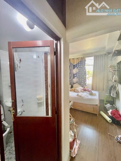 Nhà bán đường Nguyễn Hữu Hào, Q4. DTSD 12,9m2. 4tầng, giá bán 2,9 tỷ - 9