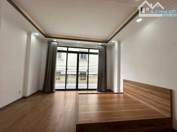 Cho thuê hẻm 6m Lê Thị Chợ, Quận 7 DT 4,5 x12m, 3 lầu. Giá 23 triệu - 9