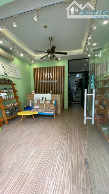 CẦN BÁN NHÀ MẶT PHỐ – TỔNG CỤC 5, TÂN TRIỀU  * Diện tích: 70m² * 5 tầng * Mặt tiền 4.6m  * - 9