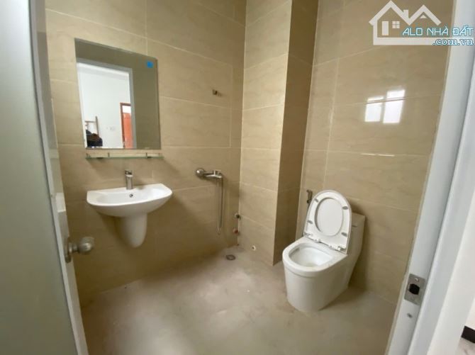 Bán nhà nở hậu Nguyễn Phúc Chu, P15, Tân Bình.71m2 x 5 tầng - 4 x 18 . Giá 7.68 tỷ TL - 9