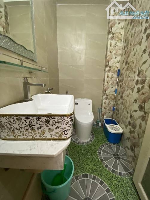 GẤP! GIẢM SỐC 500 TRIỆU – GIÁ MỚI CHỈ 7.5 TỶ NHÀ 5 TẦNG MỚI ĐẸP – NGUYỄN VĂN KHỐI, P.9, - 9