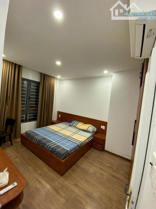 Nhân - Nhà mặt đường Lê Hồng Phong bán 11tỷ - 9