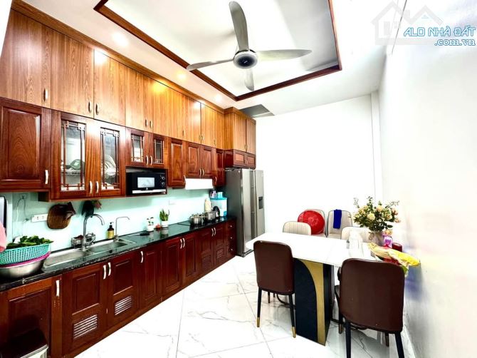 Nhà đẹp Minh Khai, ngõ thông nông 3m, ra Phố 60m, kdoanh, full đồ, 45m2. Giá 11 tỷ - 9