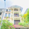 Siêu phẩm Vip ! Bán Biệt Thự Sài Đồng .DT:131m2 MT:8m. View Công viên . Giá :31 tỷ