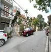 BÁN NHÀ 3 TẦNG DÂN XÂY CHẮC CHẮN LÕI CỦA TRUNG TÂM TRÂU QUỲ dt 43m2 nhỉnh 7 tỷ