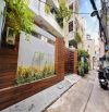 Biệt thự ngay Nguyễn Văn Trỗi, Phú Nhuận. (9x21m vuông vức. 5 tầng) vô ở ngay. Giá 29.9 tỷ
