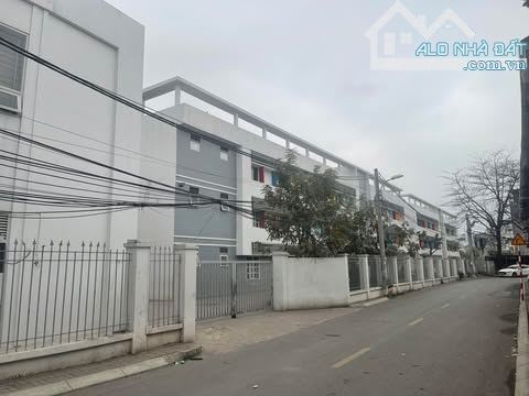 BÁN NHÀ C4 PHỐ SÀI ĐỒNG 198M-9MT.29.9 TỶ ĐẤT ĐẸP NỞ HẬU - MỘT NHÀ RA PHỐ