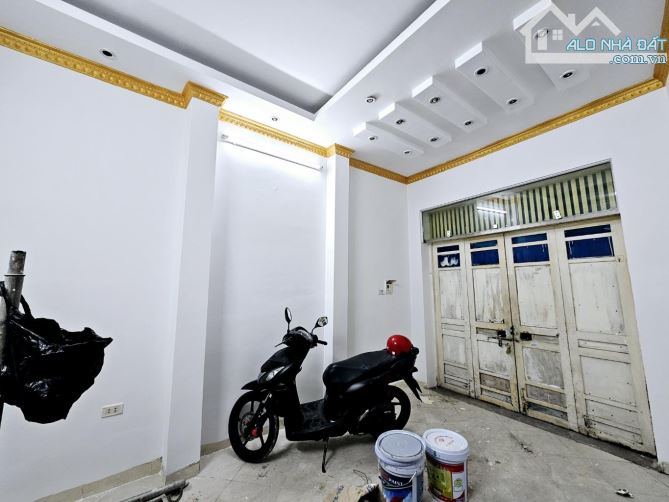Nhà Đẹp Linh Quang Đống Đa lô góc full công năng 10m oto tránh ngõ thông rộng