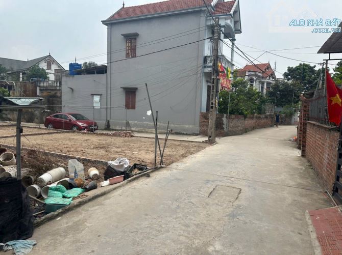 Lô góc 57m siêu vip. Giá 2ty950. Giáp quy hoach trường BKCS2, bến xe….