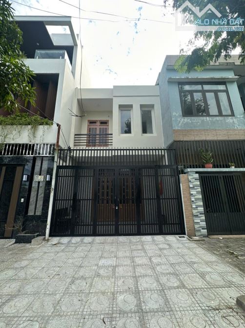 Nhà 2 Tầng Đường 7m5 Ngô Thì Hương Công Năng : 4p Ngủ 2wc  Diện Tích : 100m ngang 5m Hướng