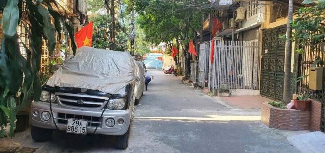 Cần bán nhà phân lô ô tô tránh viả hè phố Nguyên Hồng 36m  5 tang 3.5mt  14.8 Tỷ Ba Đình
