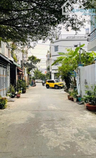 Nhà cấp 4 tặng lô đất đường VƯỜN LÀI phường AN PHÚ ĐÔNG Q12, dt 100m²(5mx20m). Hẻm 5m 💰 5