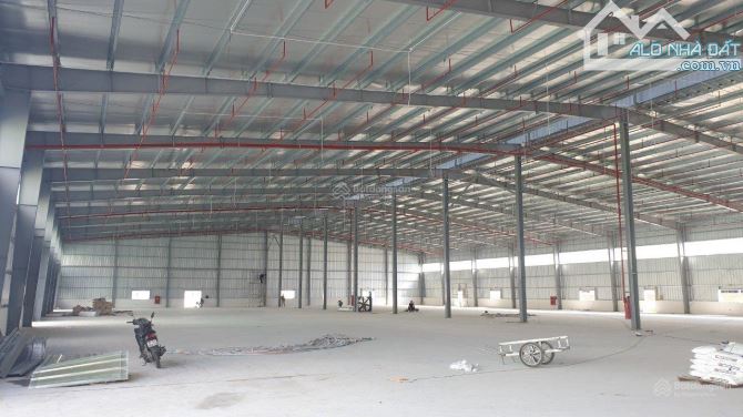 Cho thuê 2400m2 kho khu vực cảng Đình Vũ, giá siêu rẻ chỉ 60k/m2 mà đủ PCCC tự động