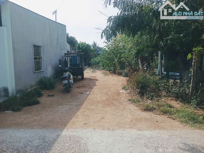 Cần bán lô đất đường Đinh Bộ Lĩnh, gần ql51 – Diện tích: 240m²– Giá 1 tỷ 6