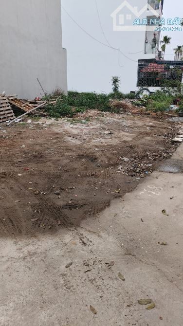 Chuyển nhượng lô đất 2 mặt thoáng tuyến 2 trục chính Minh Kha, ngõ ô tô