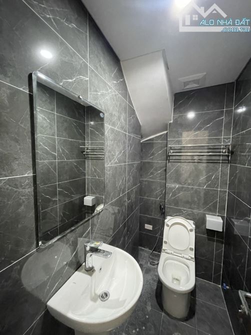 NHÀ XÂY MỚI CỨNG KHU PHÂN LÔ NGỌC KHÁNH-BA ĐÌNH.  54m2-KINH DOANH CỰC ĐẸP -GIÁ CỰC TỐT