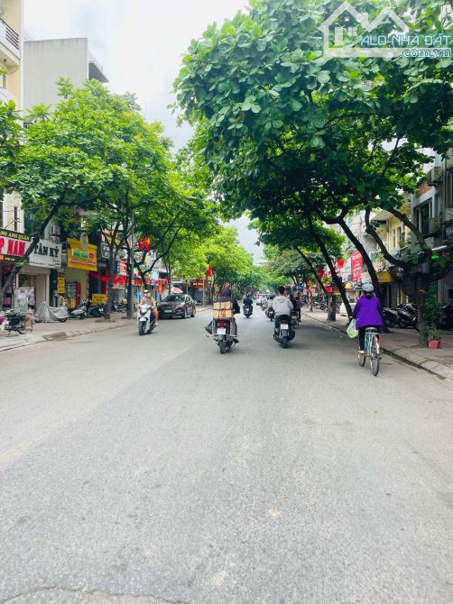 CẦN BÁN LÔ ĐẤT PHỐ NGỌC LÂM LONG BIÊN 45M2, 2 THOÁNG Ô TÔ CẠNH NHÀ GIÁ ĐẦU TƯ 6.X TỶ