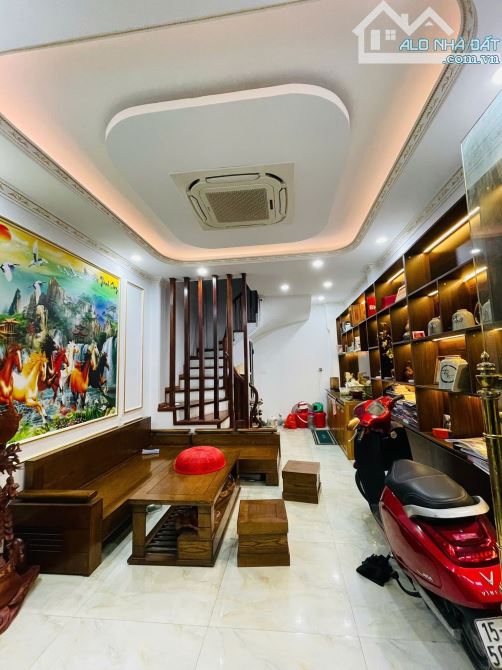 Bán nhà quang trung Ô tô tránh gần vài bước ra phố DT44m2 giá hơn 8 tỷ
