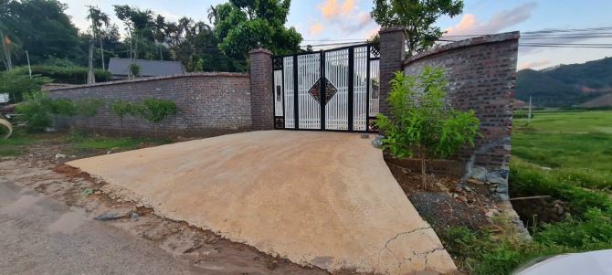 Mặt đường tỉnh lộ 446,chủ cần bán 1400m2 400m thổ cư thế đất cao thoáng view cánh đồng Yên