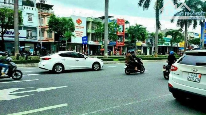 Nhà 4 tầng MT Điện Biên Phủ. Vị trí cao tầng  S= 100m ngan hơn 5m. Giá: 14.8 tỷ