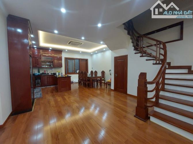 Bán nhà KĐT Trung Văn ô tô tránh vỉa hè rộng kinh doanh đẹp DT 151m 5T MT 9M giá 32,5 tỷ