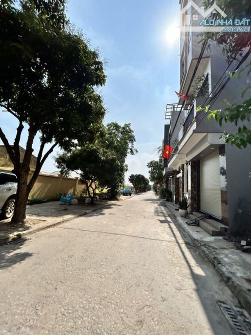 Bán đất Trâu Quỳ/Gia Lâm,59m2 mt 5.2m đường nhựa 10m vỉa hè view thoáng,sẵn dòng tiền
