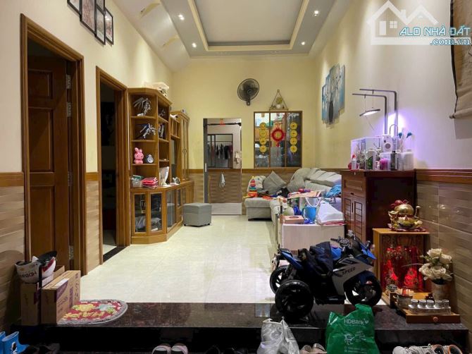 Bán Nhà Cấp 4 Phường Quyết Thắng, gần Khách Sạn Hoà Bình, cách đường lớn chỉ 200M